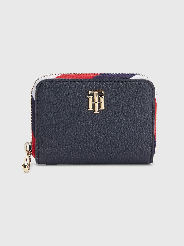 TH CREDIT CARD HOLDER